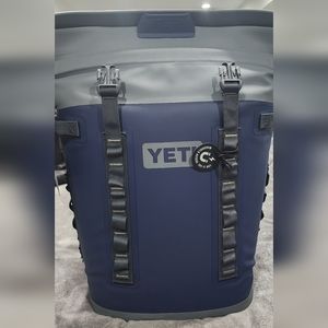 Yeti The Hopper® M20 Backpack Soft Cooler in Navy Blue